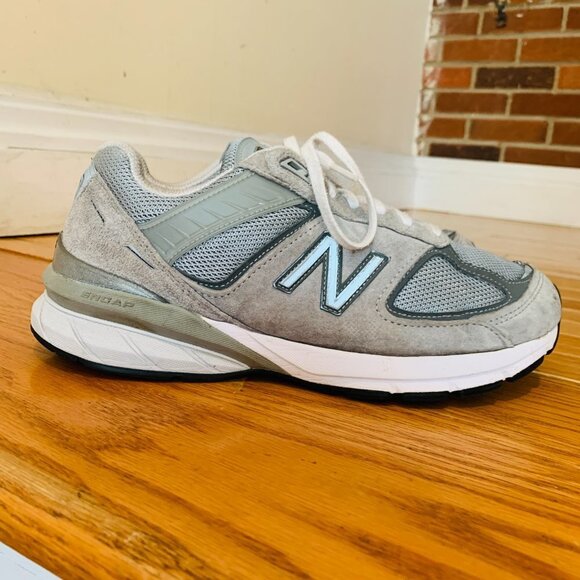 New Balance 990v5 “Castlerock” Grey Silver Sneaker Women's Size 9.5 Men's size 8 - Picture 3 of 11